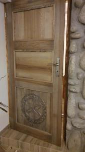drzwi-rzeźbione-rozeta-MEBLE-PALUCH